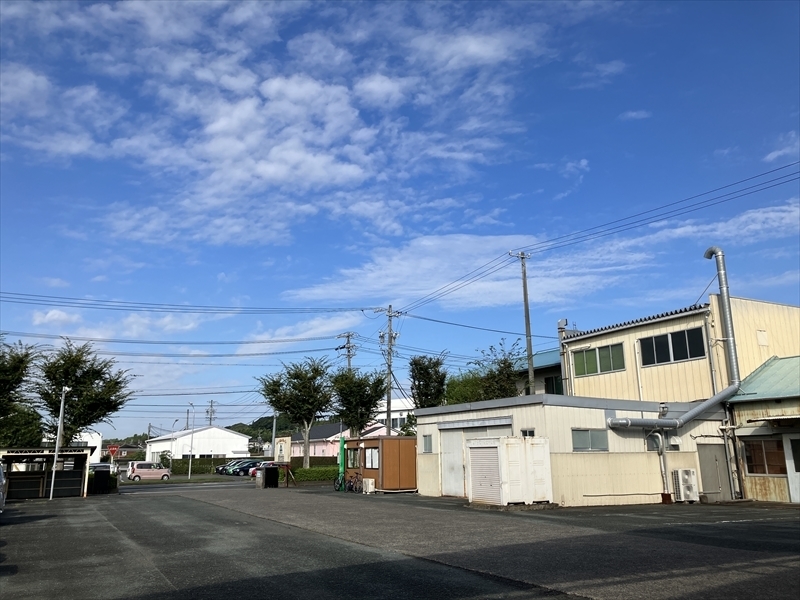 本社敷地内より