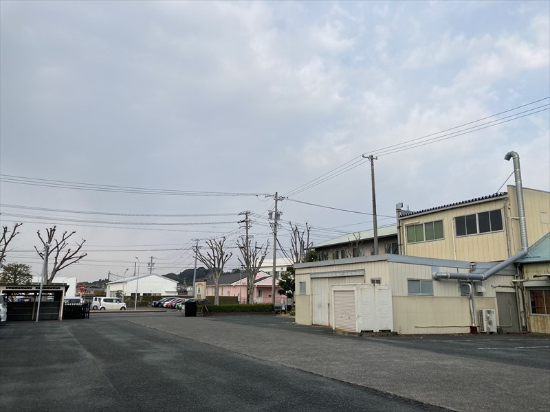 本社敷地内より