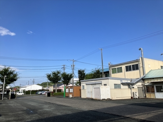 本社敷地内より