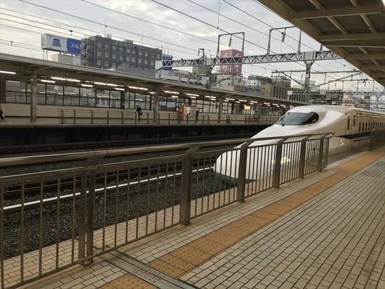 新幹線東京行き